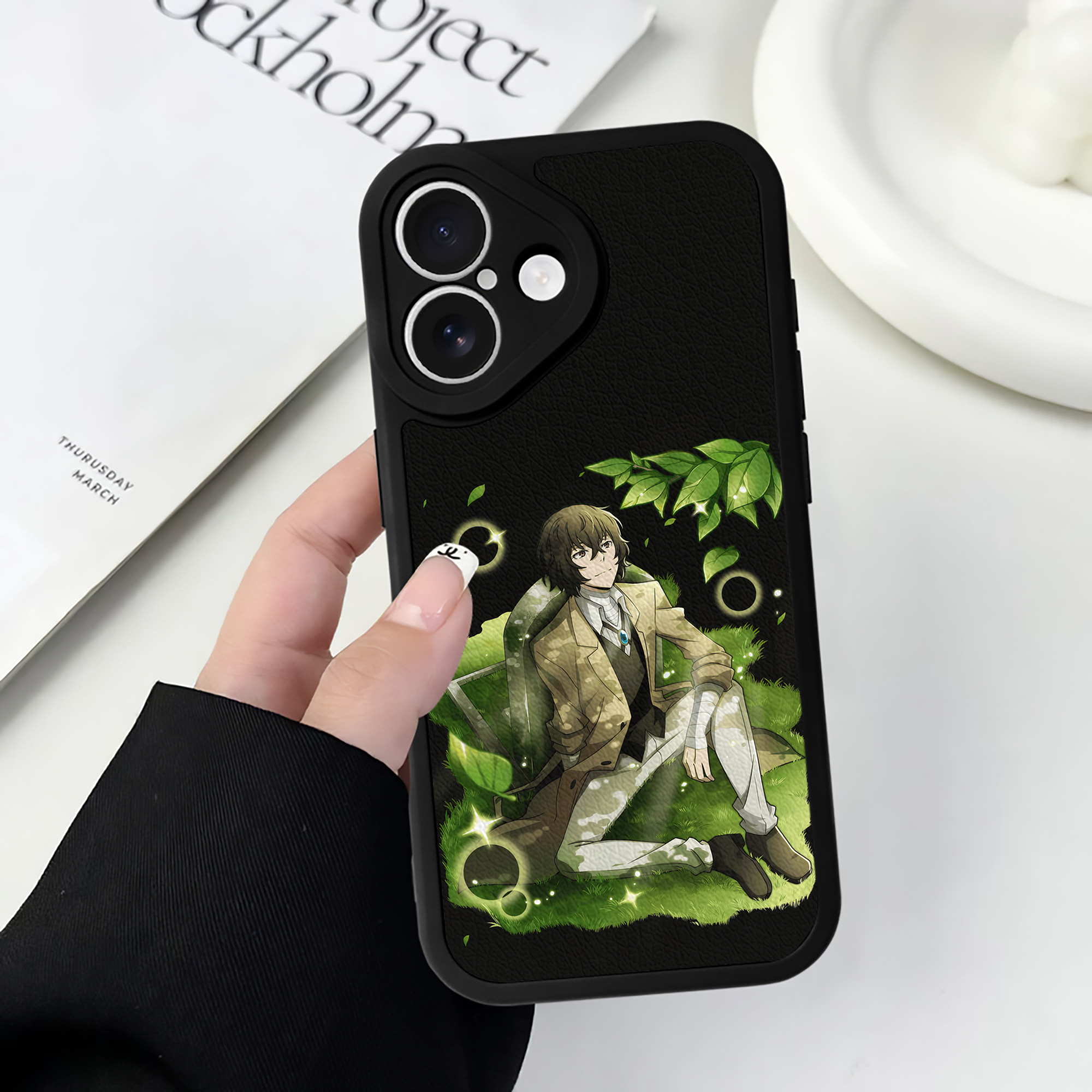 （画像用） 文豪ストレイドッグス Bungo Stray Dogs 【iPhone 16シリーズ対応】シリコンスマホケース（レザー調） 材質：シリコン